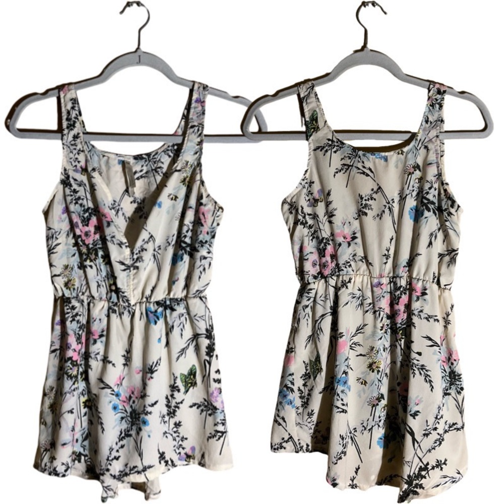 Foral blouse 🌸 - Picture 3 of 3